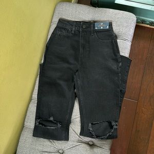 *3 for $60* NWT Hollister Ultra High-rise 90s Vintage Straight Jean, 00R, 23x31